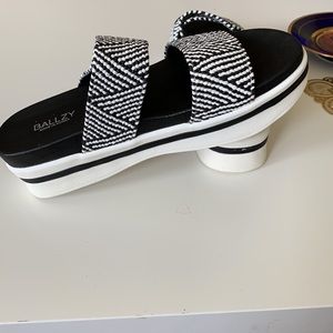 New! Sandals made in Korea